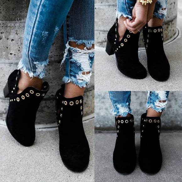 Simple Fashionable Blacks Rivet Ankle Boots